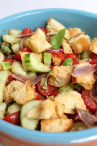 Italiaanse Panzanella salade