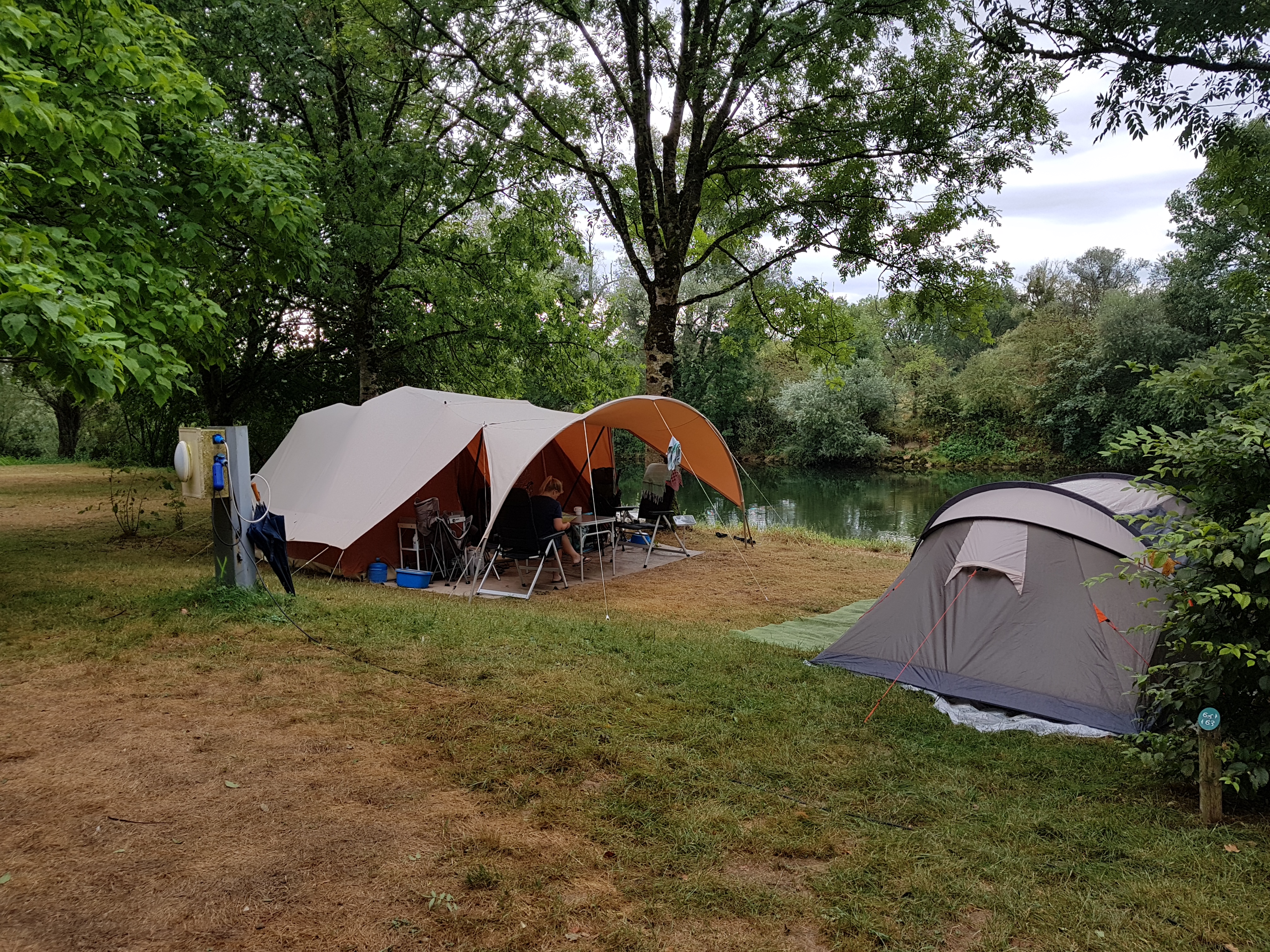 vouwwagen op onze campingplek