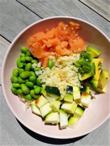 Gezonde bowl met zalm