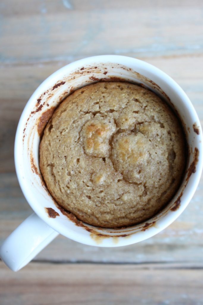 mug cake met kokosmeel en pindakaas