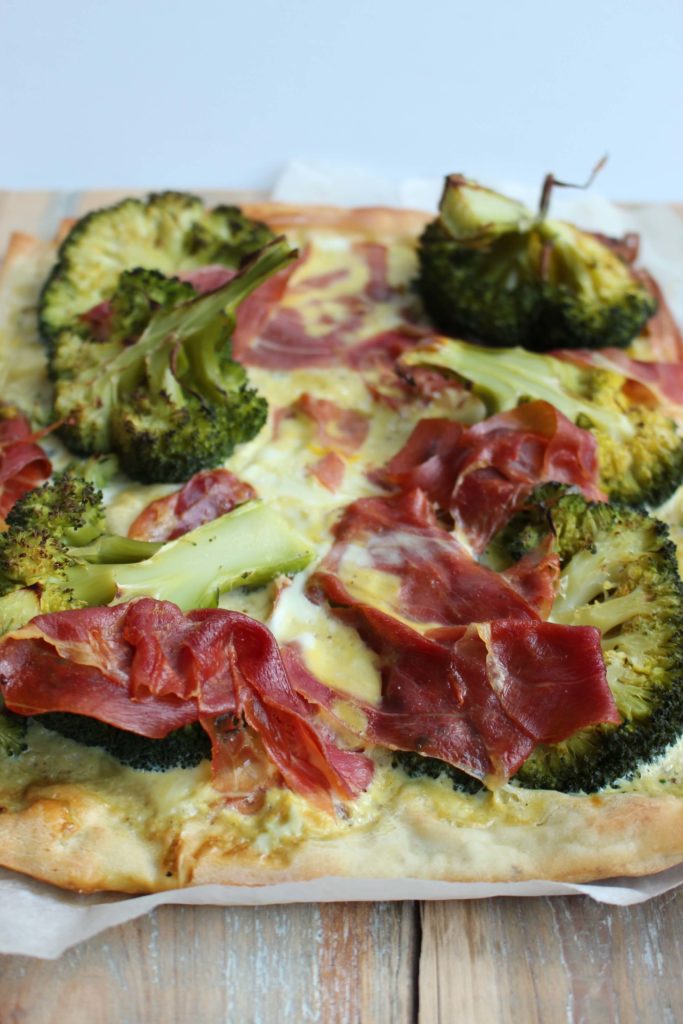 plaattaart broccoli serranoham