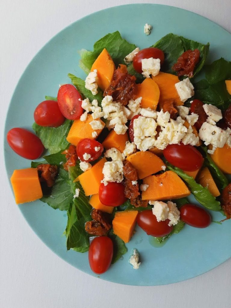 salade met zoete aardappel tomaatjes en eta