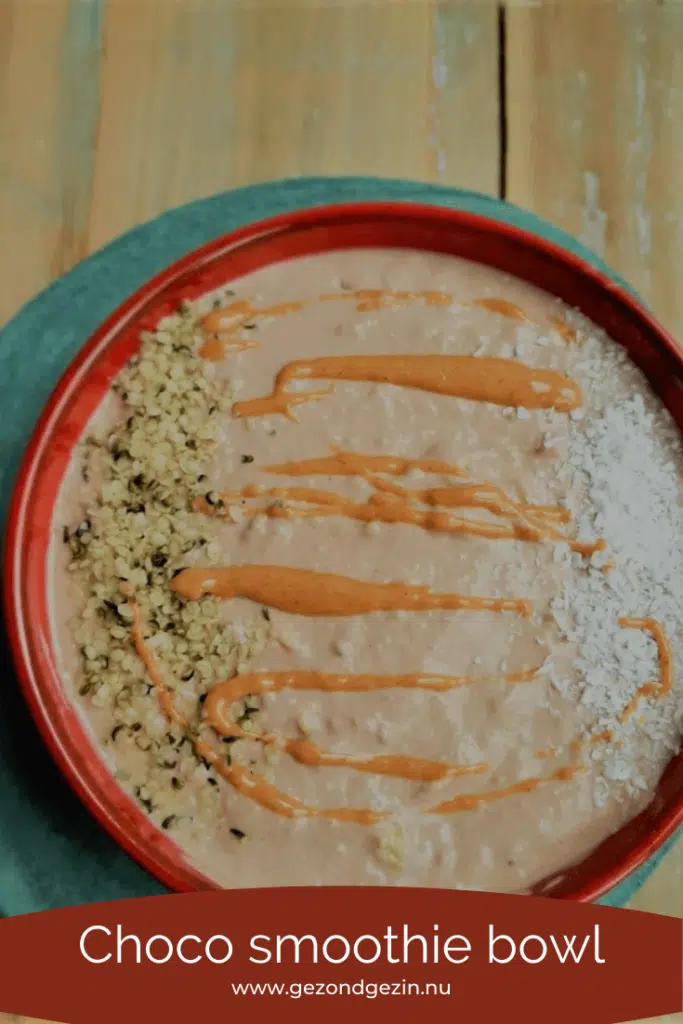 Afbeelding van smoothie bowl om recept te pinnen op pinterest