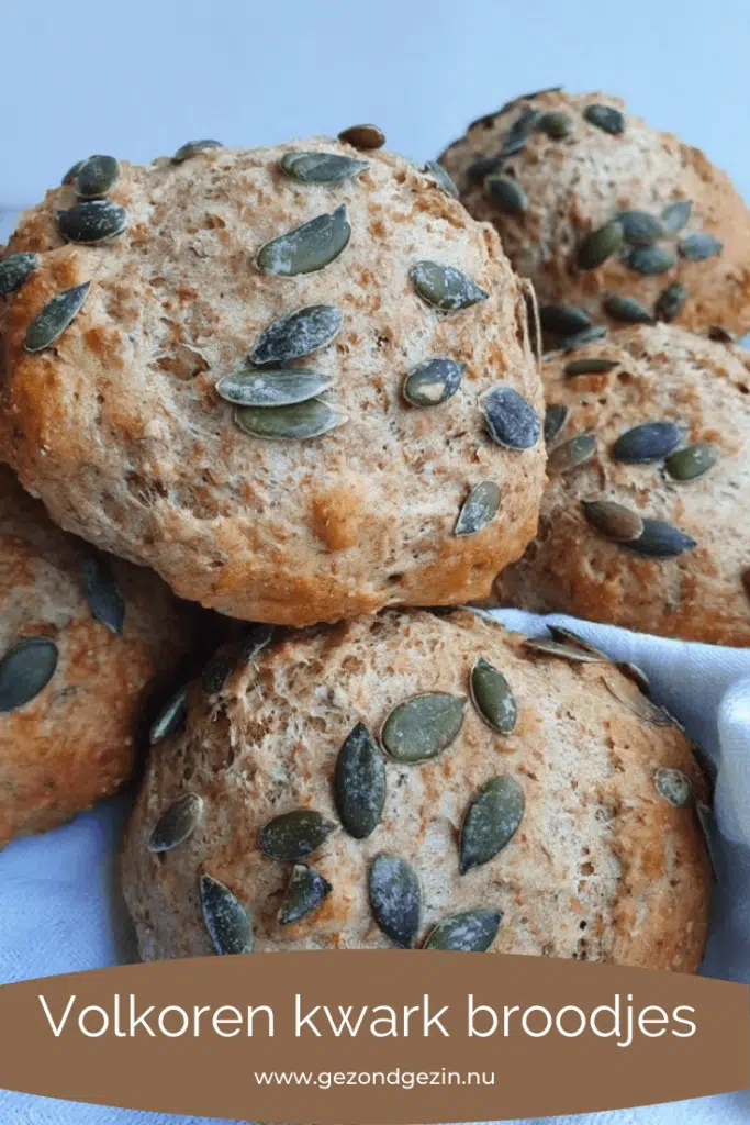 volkoren kwarkbroodjes met pitten