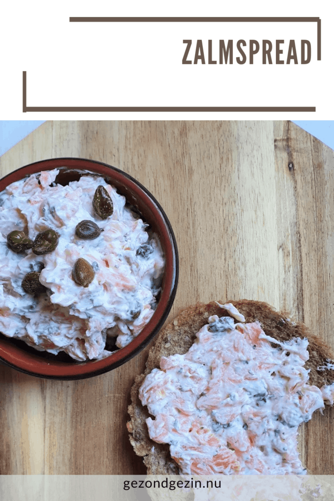 zalmspread in een bakje en op een broodje