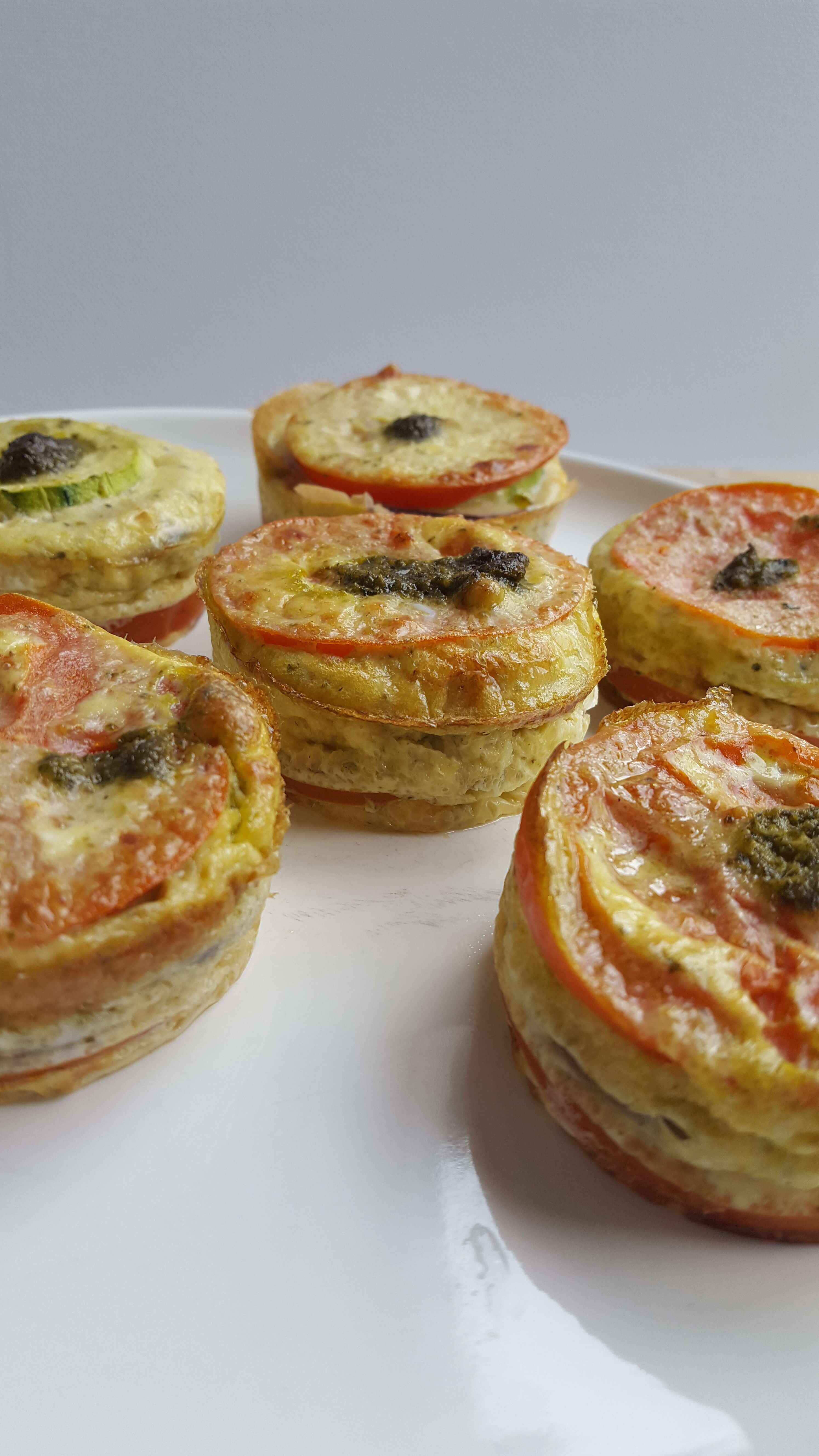 Hartige muffins met courgette tomaat en pesto 2