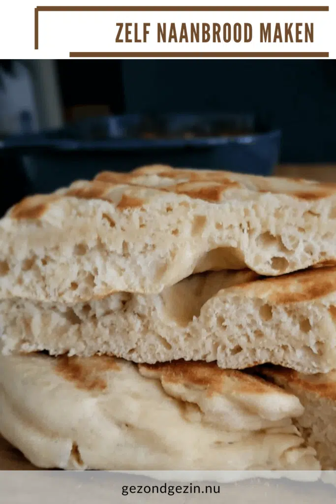 naanbrood door de midden gesneden