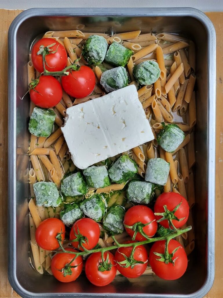 Pasta uit de oven met spinazie tomaat en feta 2