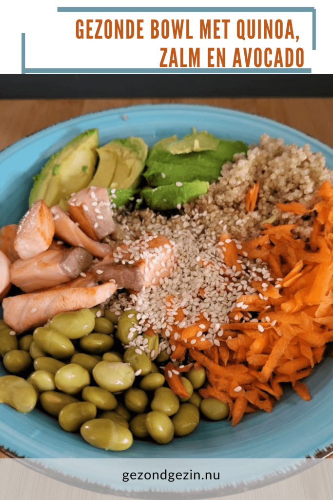 gezonde bowl met quinoa, zalm en avocado om te bewaren op pinterest