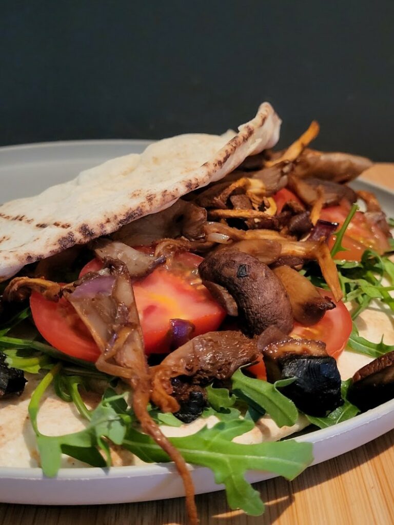 pulled champignons op een tortilla