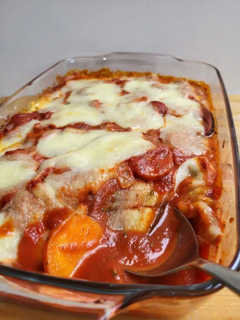Zoete aardappel en aubergineschotel uit de oven